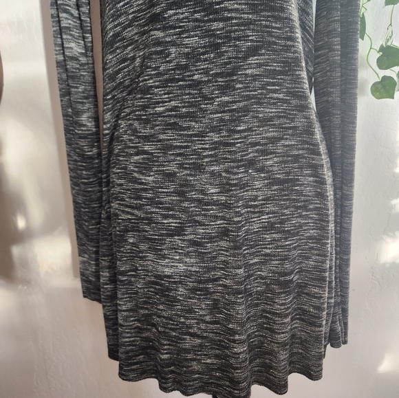 We The Free Heather Black Split Back Tunic Size Small - Picture 7 of 10